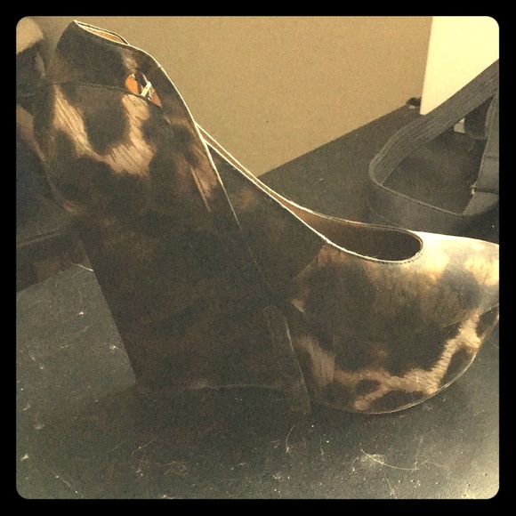 Sam Edelman leopard print wedges - Picture 1 of 3